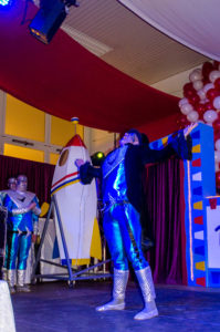 Die Meisjes, Kiedrich - Quer durch die Galaxie