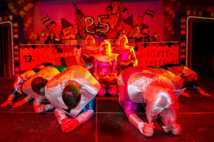 Die Meisjes, Kiedrich - Quer durch die Galaxie